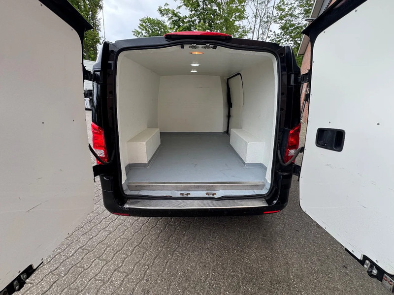 Furgoneta pequeña Mercedes-Benz Vito 114 CDI AUT Lang Airco Navi Leder Isolierte kasten APK 02/2026 261.710KM: foto 6