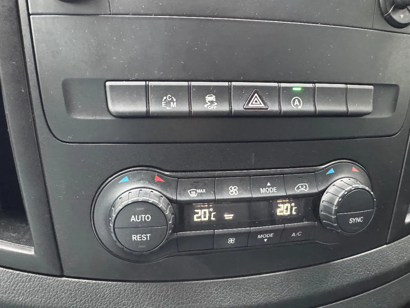 Furgoneta pequeña Mercedes-Benz Vito 114 CDI AUT Lang Airco Navi Leder Isolierte kasten APK 02/2026 261.710KM: foto 9