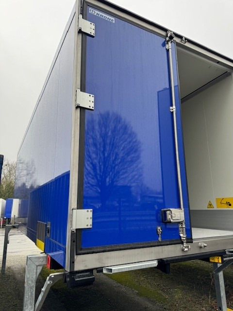 Krone BDF-System, 7.450 mm lang - Caja cerrada: foto 1 Krone BDF-System, 7.450 mm lang - Caja cerrada: foto 1