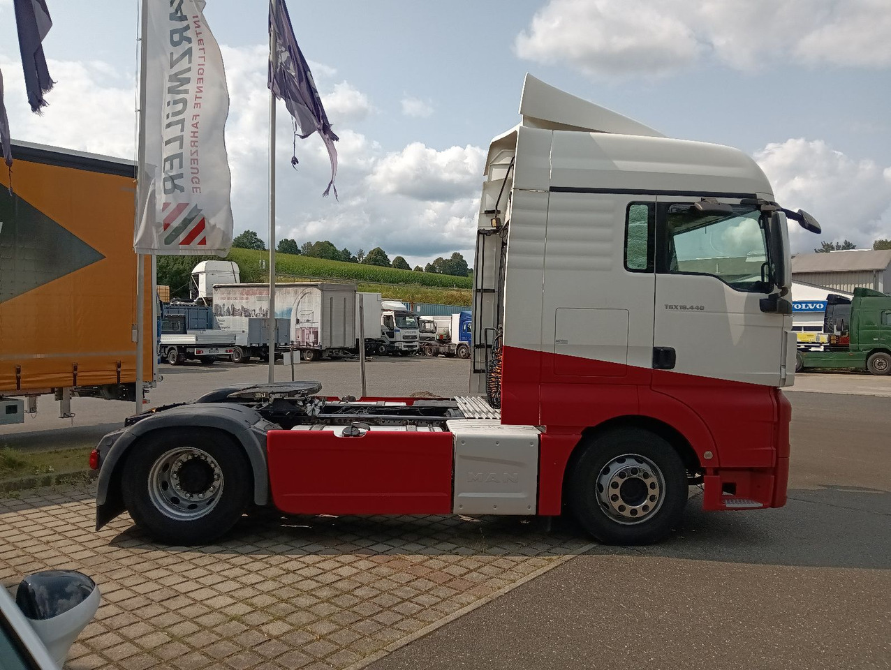 MAN TGX 18:440 BLS INTARDER Vollspoiler Reifen70-90% MAN TGX 18:440 BLS INTARDER Vollspoiler Reifen70-90% - Cabeza tractora: foto 3 MAN TGX 18:440 BLS INTARDER Vollspoiler Reifen70-90% MAN TGX 18:440 BLS INTARDER Vollspoiler Reifen70-90% - Cabeza tractora: foto 3