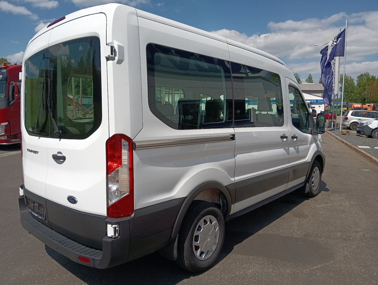 Ford Transit Kombi 350 L2 Trend 9-Sitzer 2xHeizung/Kl - Furgoneta de pasajeros, Furgoneta combi: foto 3 Ford Transit Kombi 350 L2 Trend 9-Sitzer 2xHeizung/Kl - Furgoneta de pasajeros, Furgoneta combi: foto 3