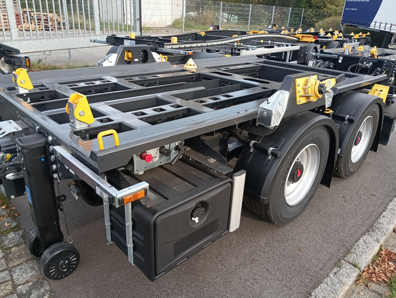 Hüffermann 2-A-MINI-CARRIER SAFETYFIX VERZINKT NEU TOP-PREI - Remolque multilift/ Portacontenedores de cadenas: foto 1 Hüffermann 2-A-MINI-CARRIER SAFETYFIX VERZINKT NEU TOP-PREI - Remolque multilift/ Portacontenedores de cadenas: foto 1