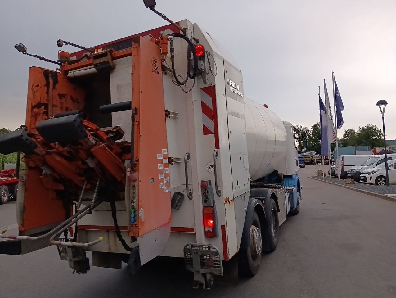 Camión de basura Scania G360 6x2 RETARDER FAUN ROTOPRESS 521L Zöller 230: foto 10