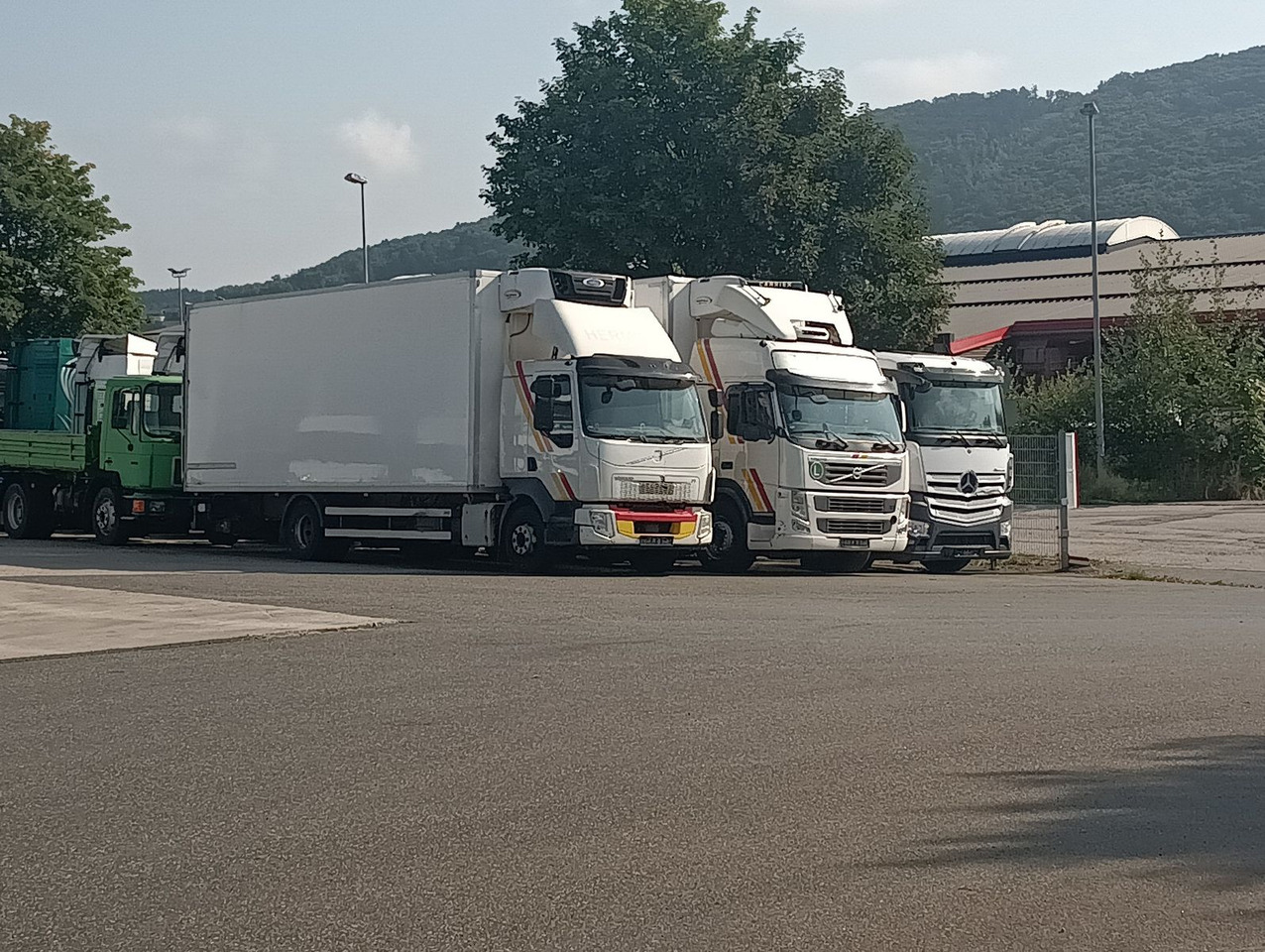 Volvo FM13-460 EEV 6x2R CarrierSupra550 7,3m LBW1.5t - Camión frigorífico: foto 4 Volvo FM13-460 EEV 6x2R CarrierSupra550 7,3m LBW1.5t - Camión frigorífico: foto 4