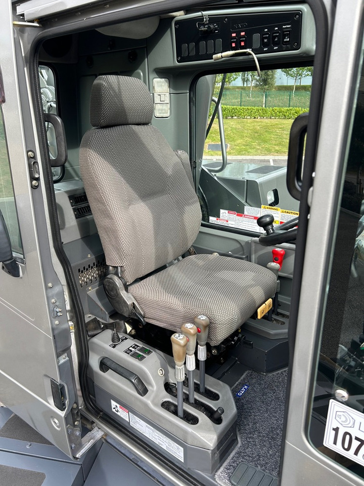 Autogrúa KATO 13 Ton City Crane - Excellent Condition: foto 33 Autogrúa KATO 13 Ton City Crane - Excellent Condition: foto 33