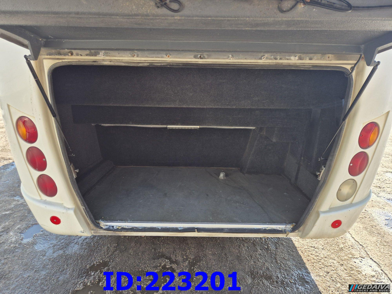 IVECO Wing 25-seater (Engine problem) - Autocar: foto 5 IVECO Wing 25-seater (Engine problem) - Autocar: foto 5