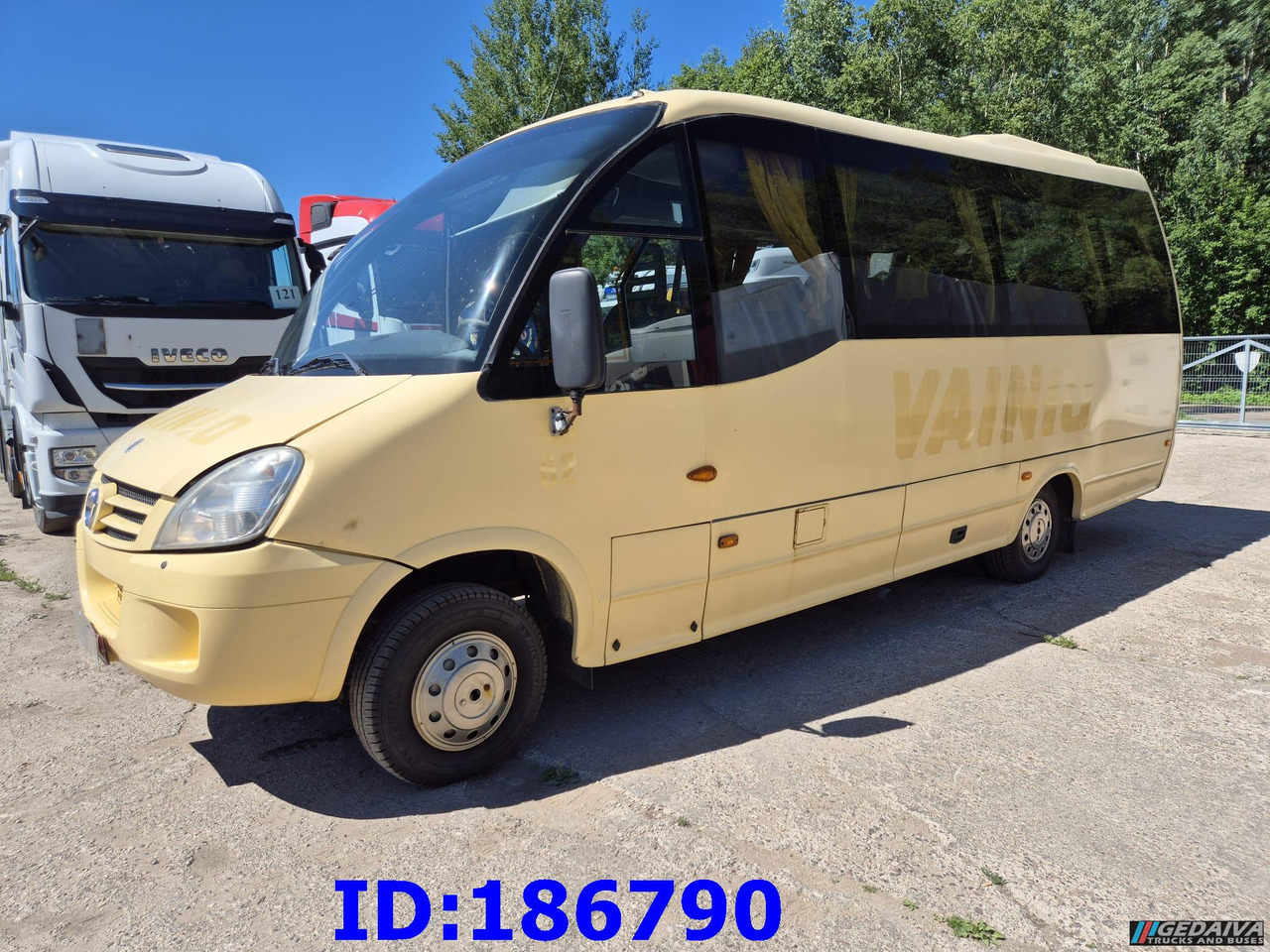 IVECO Wing Daily Tourys 25-seater - Autocar: foto 1 IVECO Wing Daily Tourys 25-seater - Autocar: foto 1