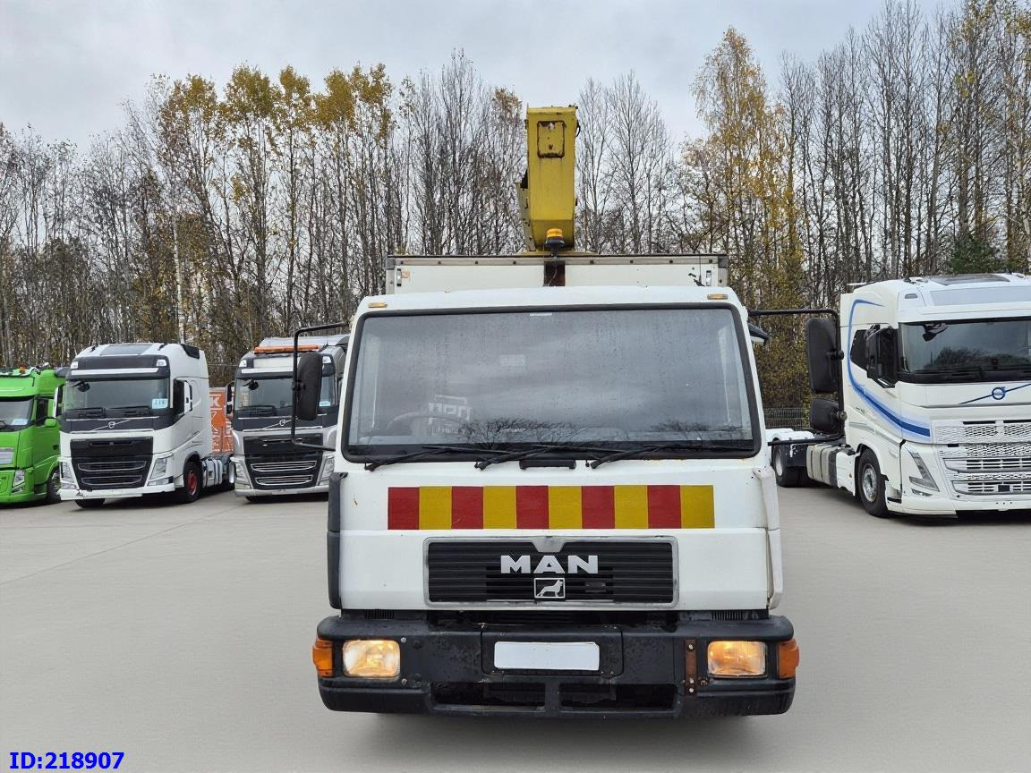 MAN LE 220C + Sky King 179TV - Camión con plataforma elevadora, Vehículo municipal: foto 2 MAN LE 220C + Sky King 179TV - Camión con plataforma elevadora, Vehículo municipal: foto 2