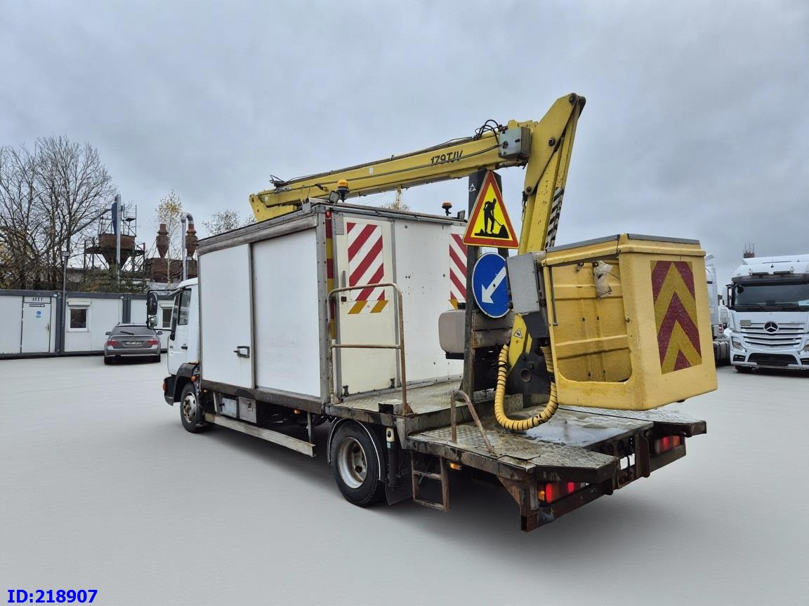 MAN LE 220C + Sky King 179TV - Camión con plataforma elevadora, Vehículo municipal: foto 5 MAN LE 220C + Sky King 179TV - Camión con plataforma elevadora, Vehículo municipal: foto 5