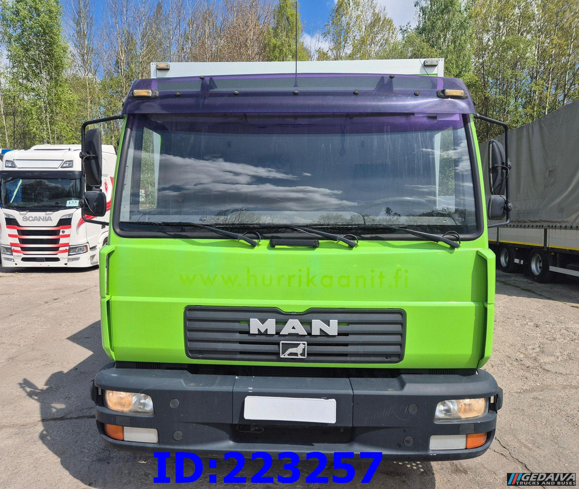 MAN LE 8.150 Manual 139tkm ONLY - Camión caja cerrada: foto 2 MAN LE 8.150 Manual 139tkm ONLY - Camión caja cerrada: foto 2