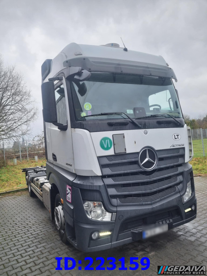 MERCEDES-BENZ Actros 2542 BDF 6x2 Euro6 - Camión chasis: foto 1 MERCEDES-BENZ Actros 2542 BDF 6x2 Euro6 - Camión chasis: foto 1