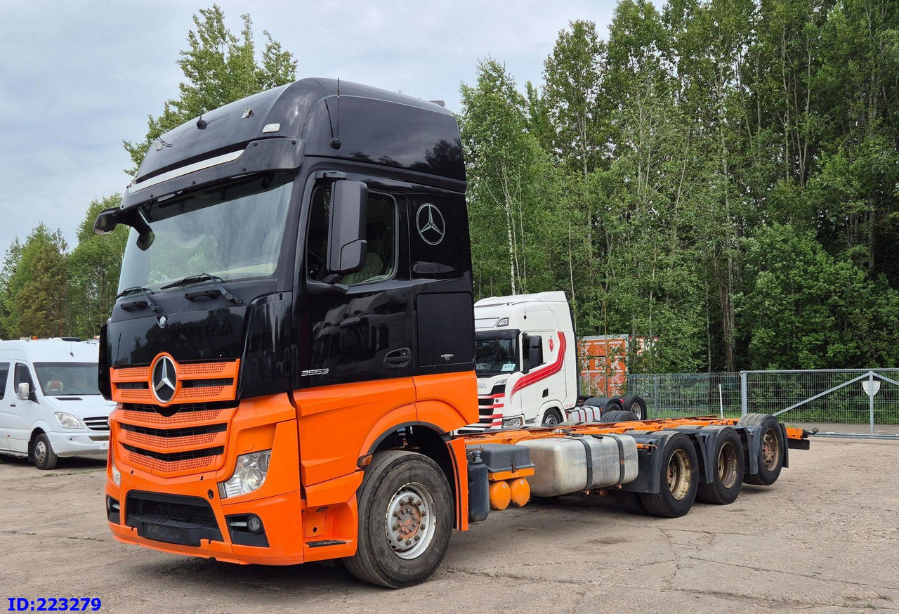 MERCEDES-BENZ Actros 3563 8×4 ( Steering axle) - Camión chasis: foto 1 MERCEDES-BENZ Actros 3563 8×4 ( Steering axle) - Camión chasis: foto 1