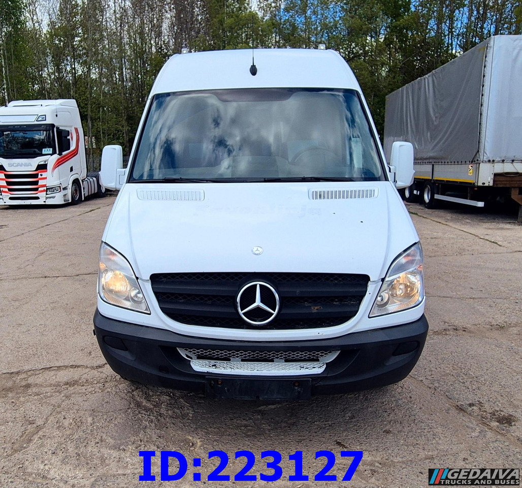 MERCEDES-BENZ Sprinter 518 - VIP -19 Seater - Autocar: foto 2 MERCEDES-BENZ Sprinter 518 - VIP -19 Seater - Autocar: foto 2