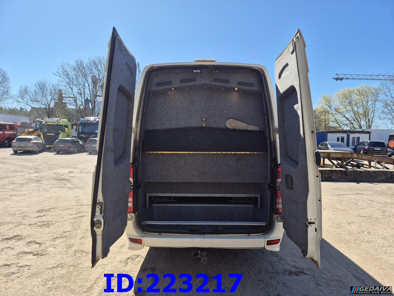 MERCEDES-BENZ Sprinter 518 VIP Prostyle 17-Place (Motor defekt) - Autocar: foto 5 MERCEDES-BENZ Sprinter 518 VIP Prostyle 17-Place (Motor defekt) - Autocar: foto 5