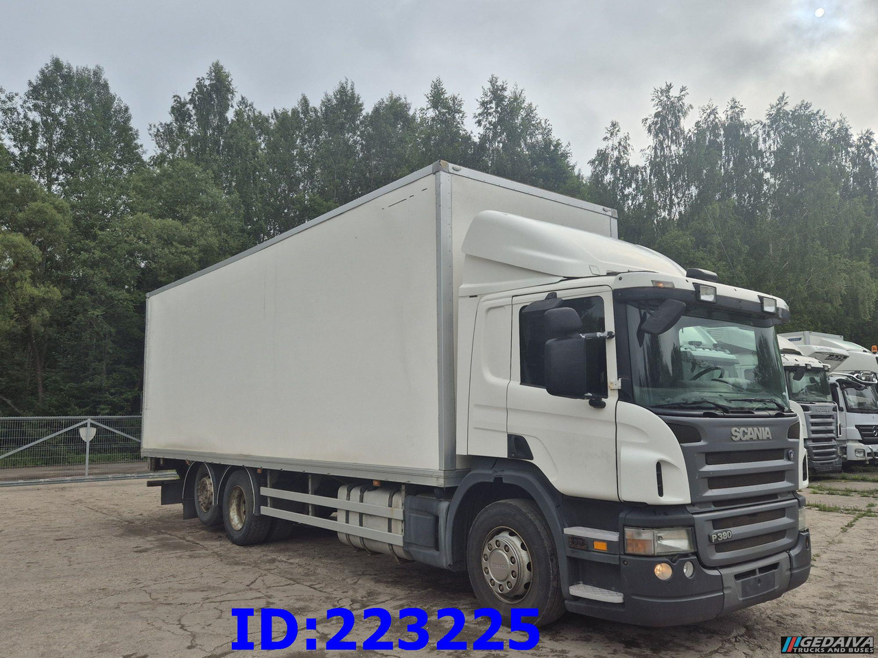 SCANIA P380 6x2 Open side box - Camión caja cerrada: foto 4 SCANIA P380 6x2 Open side box - Camión caja cerrada: foto 4