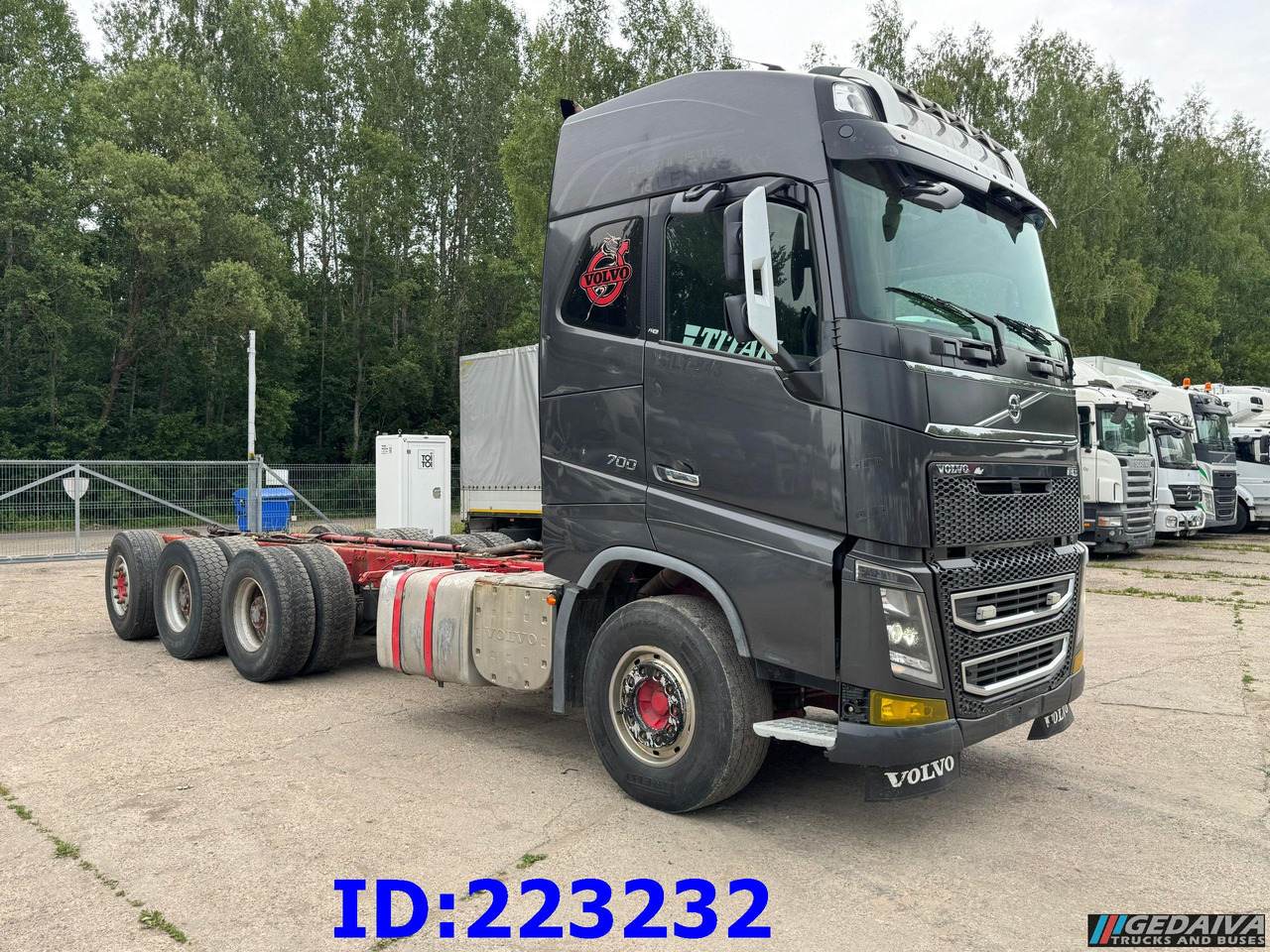 VOLVO FH16 700HP 8X4 Big Axles - Camión chasis: foto 4 VOLVO FH16 700HP 8X4 Big Axles - Camión chasis: foto 4