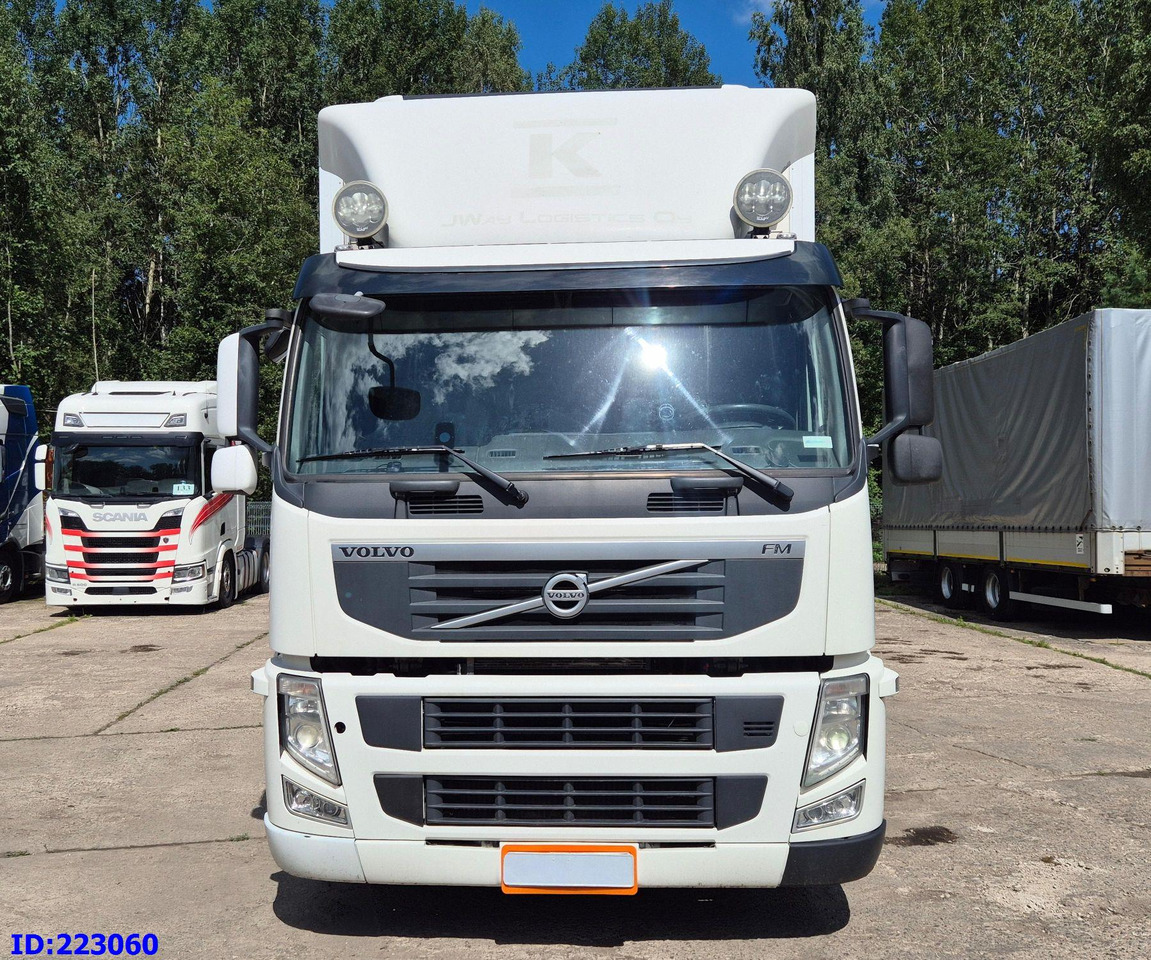 VOLVO FM 410HP - 6X2 - Euro5 -Steering axle - Camión frigorífico: foto 2 VOLVO FM 410HP - 6X2 - Euro5 -Steering axle - Camión frigorífico: foto 2