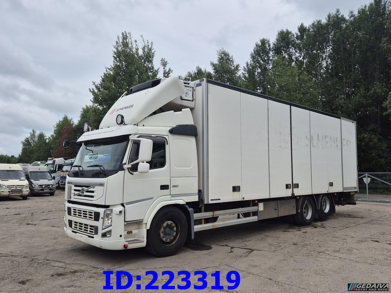 VOLVO FM13 380HP 6x2 Euro5 - Open side box - Camión frigorífico: foto 1 VOLVO FM13 380HP 6x2 Euro5 - Open side box - Camión frigorífico: foto 1