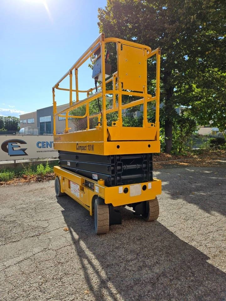 Plataforma de tijeras Haulotte Compact 10 N: foto 8 Plataforma de tijeras Haulotte Compact 10 N: foto 8