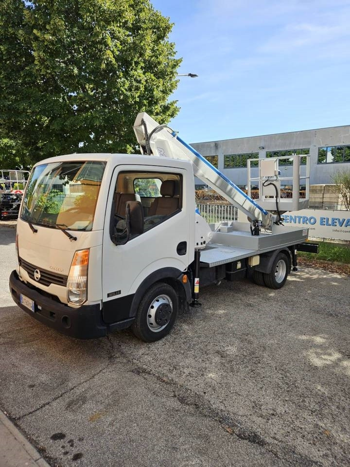 Camión con plataforma elevadora Multitel ALU 145: foto 11