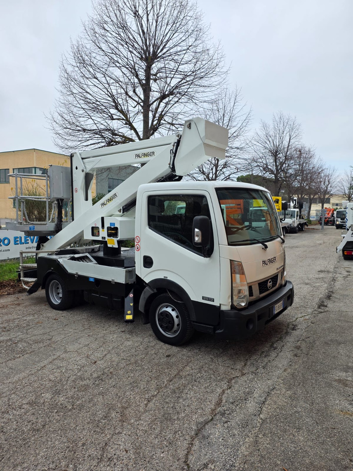 Camión con plataforma elevadora PALFINGER P 200 A: foto 11 Camión con plataforma elevadora PALFINGER P 200 A: foto 11