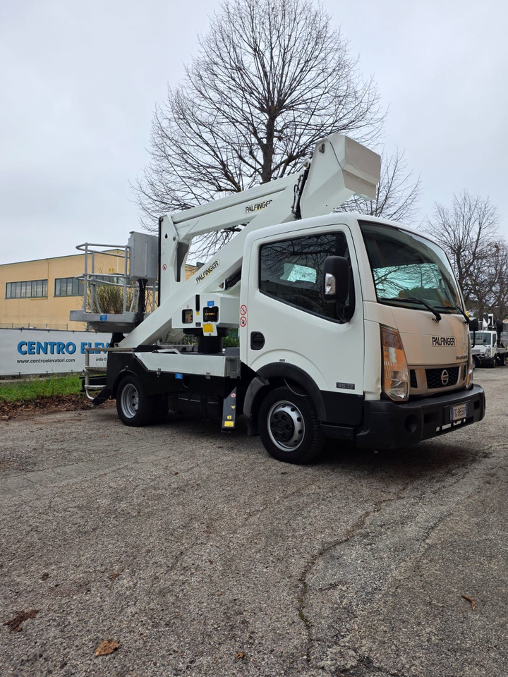 Camión con plataforma elevadora PALFINGER P 200 A: foto 14 Camión con plataforma elevadora PALFINGER P 200 A: foto 14