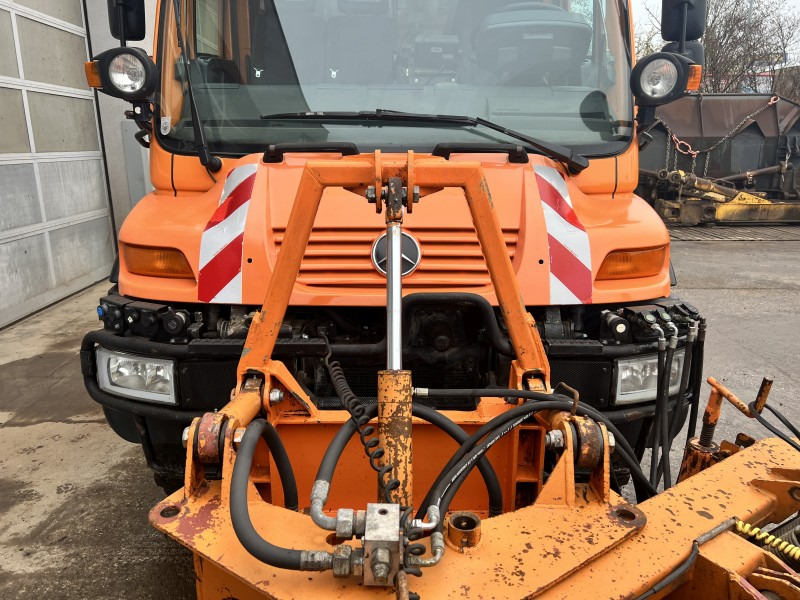 U U 400 L (110739) - Máquina quitanieve: foto 3 U U 400 L (110739) - Máquina quitanieve: foto 3