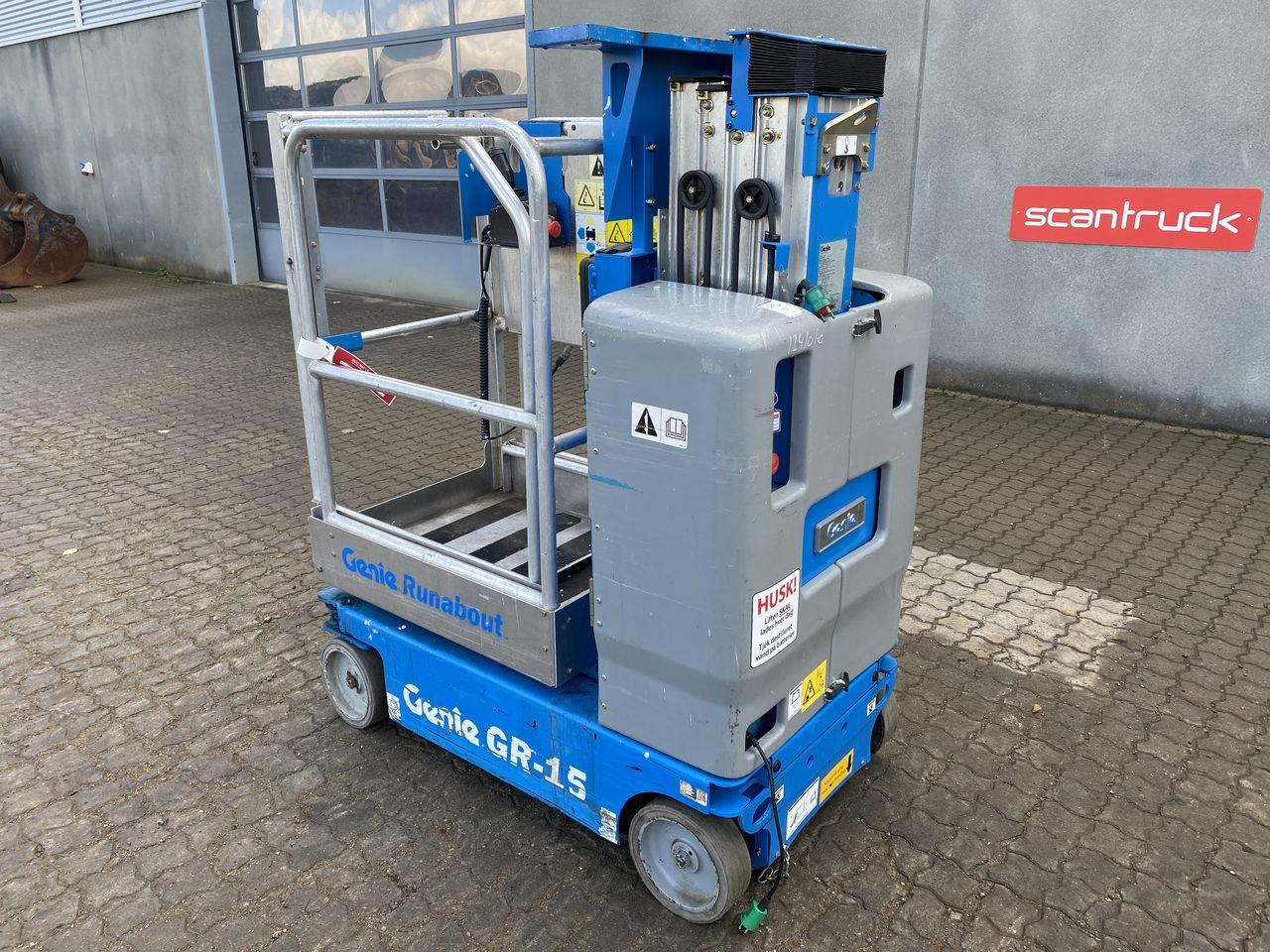 Genie GR-15 - Plataforma de mástil vertical: foto 2 Genie GR-15 - Plataforma de mástil vertical: foto 2