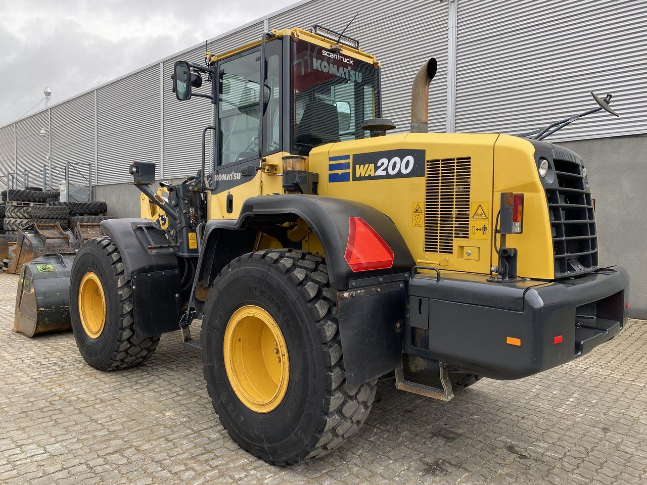 Komatsu WA200-7 - Cargadora de ruedas: foto 2 Komatsu WA200-7 - Cargadora de ruedas: foto 2