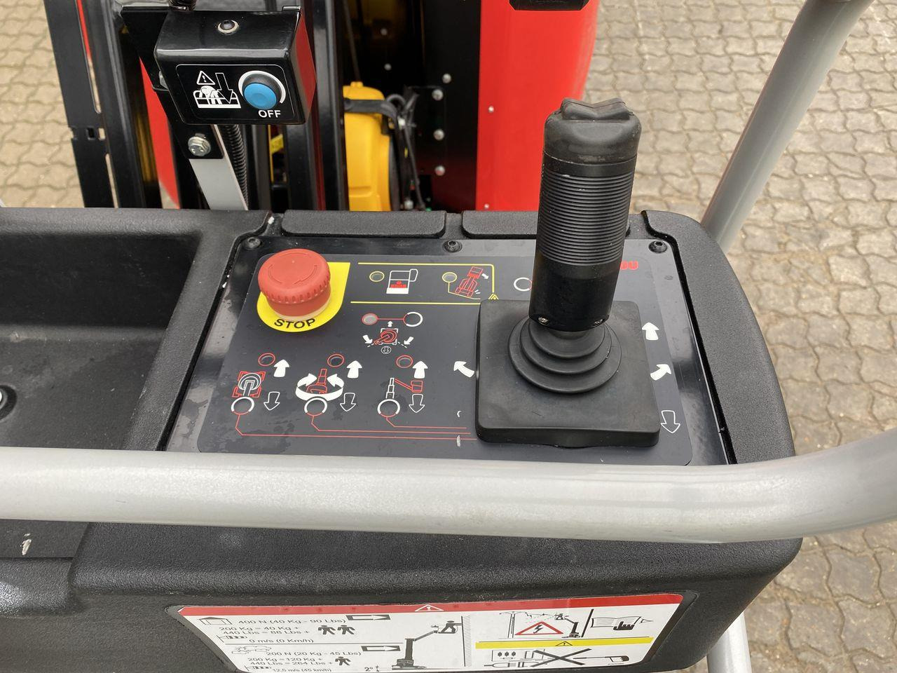 Manitou 100VJR - Plataforma de mástil vertical: foto 3 Manitou 100VJR - Plataforma de mástil vertical: foto 3