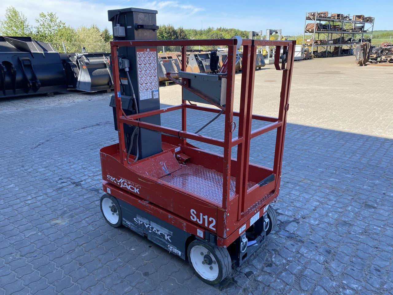Skyjack SJ12 - Plataforma de mástil vertical: foto 5 Skyjack SJ12 - Plataforma de mástil vertical: foto 5
