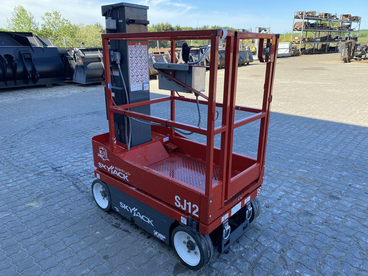 Skyjack SJ12 - Plataforma de mástil vertical: foto 5 Skyjack SJ12 - Plataforma de mástil vertical: foto 5