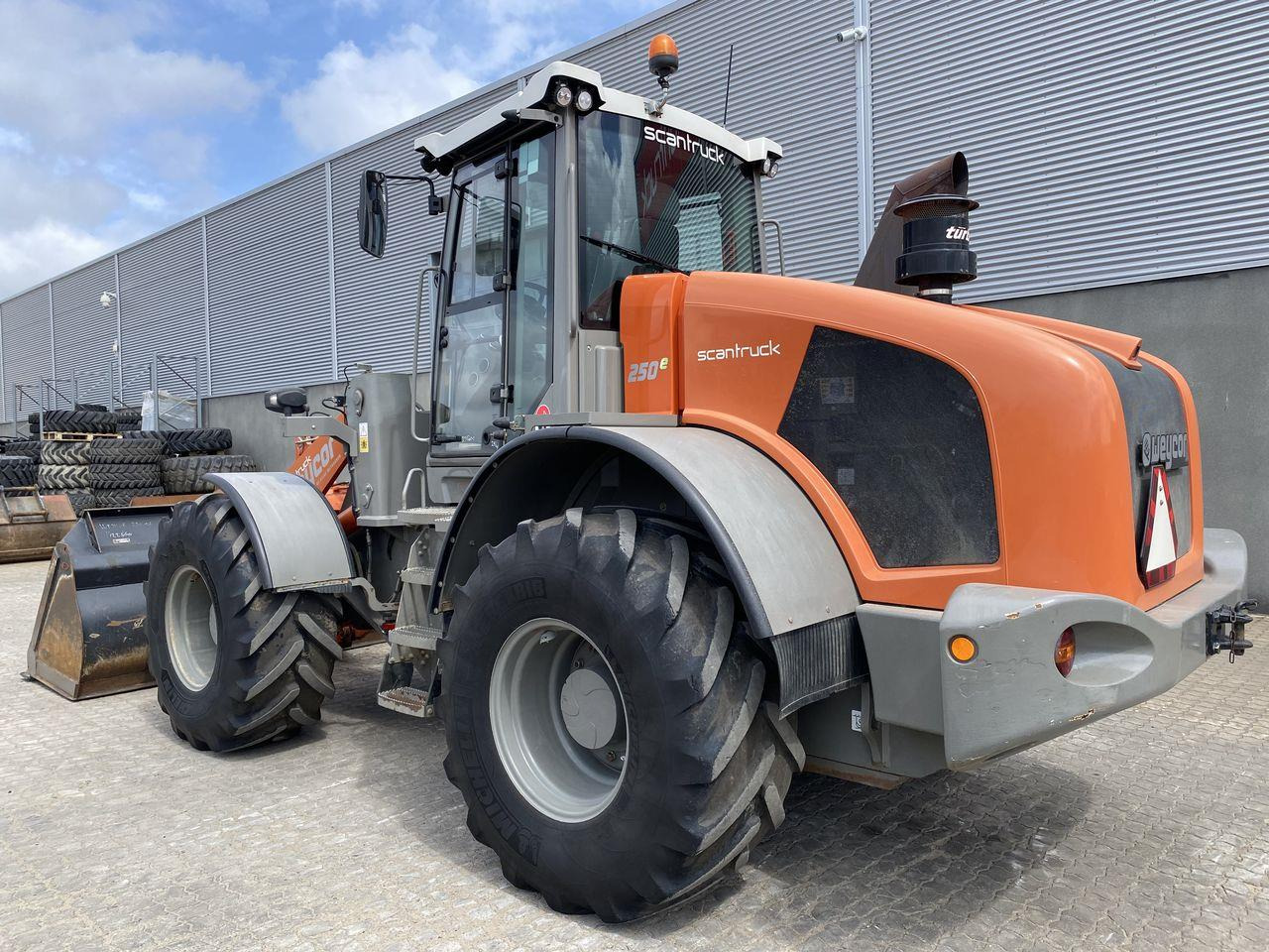 Weycor AR250e - Cargadora de ruedas: foto 2 Weycor AR250e - Cargadora de ruedas: foto 2