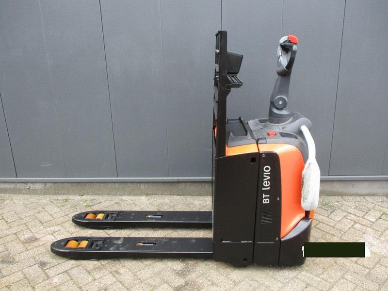 Toyota LPE 200 - Transpaleta: foto 1 Toyota LPE 200 - Transpaleta: foto 1