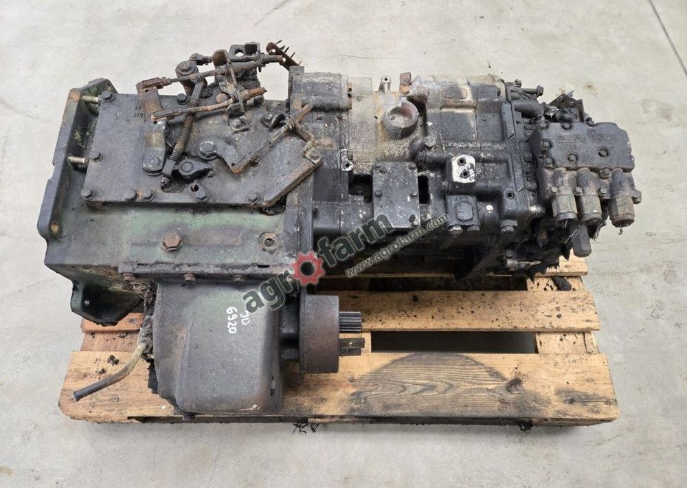 Skrzynia biegów John Deere 6920, PowrQuad - Caja de cambios: foto 1 Skrzynia biegów John Deere 6920, PowrQuad - Caja de cambios: foto 1