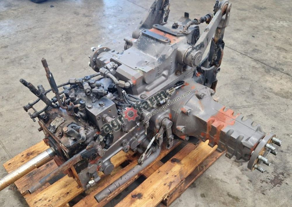 Skrzynia biegów i most tylny Renault Fructus 130 - Caja de cambios: foto 2 Skrzynia biegów i most tylny Renault Fructus 130 - Caja de cambios: foto 2