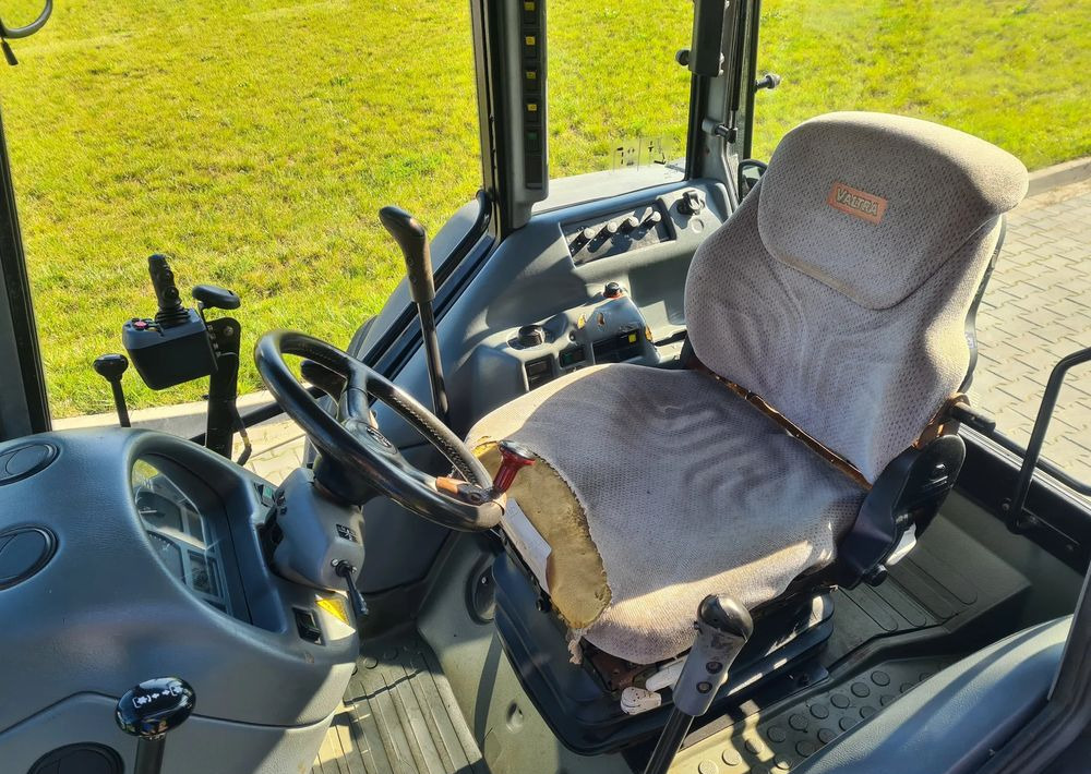 Valtra A95 - Tractor: foto 5 Valtra A95 - Tractor: foto 5