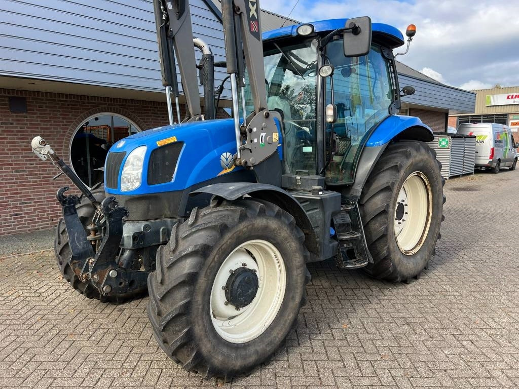 New Holland T 6.155 - Tractor: foto 2 New Holland T 6.155 - Tractor: foto 2