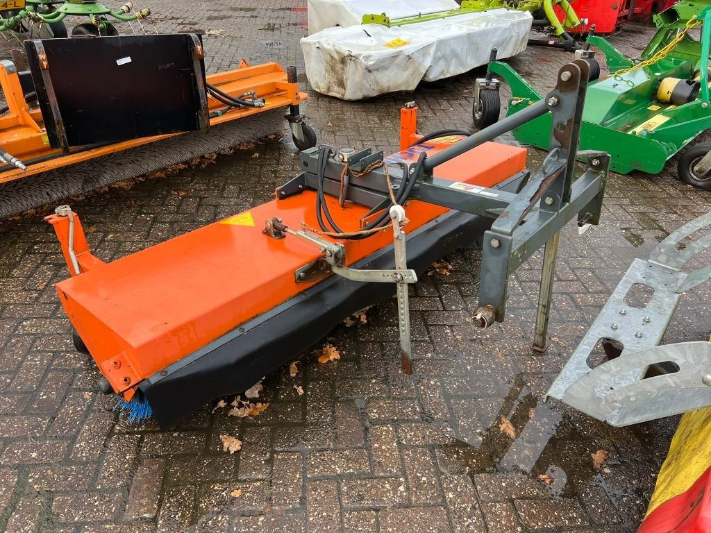 Tuchel EKM 230 HD veegmachine - Barredora cucharón: foto 4 Tuchel EKM 230 HD veegmachine - Barredora cucharón: foto 4