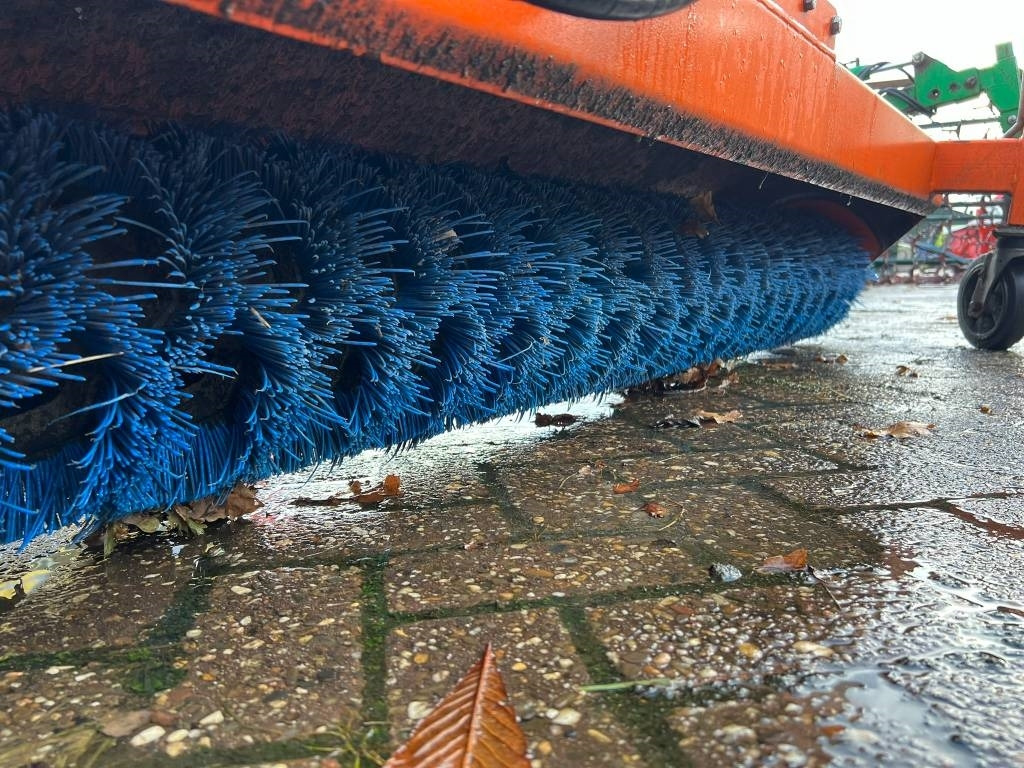 Tuchel EKM 230 HD veegmachine - Barredora cucharón: foto 2 Tuchel EKM 230 HD veegmachine - Barredora cucharón: foto 2