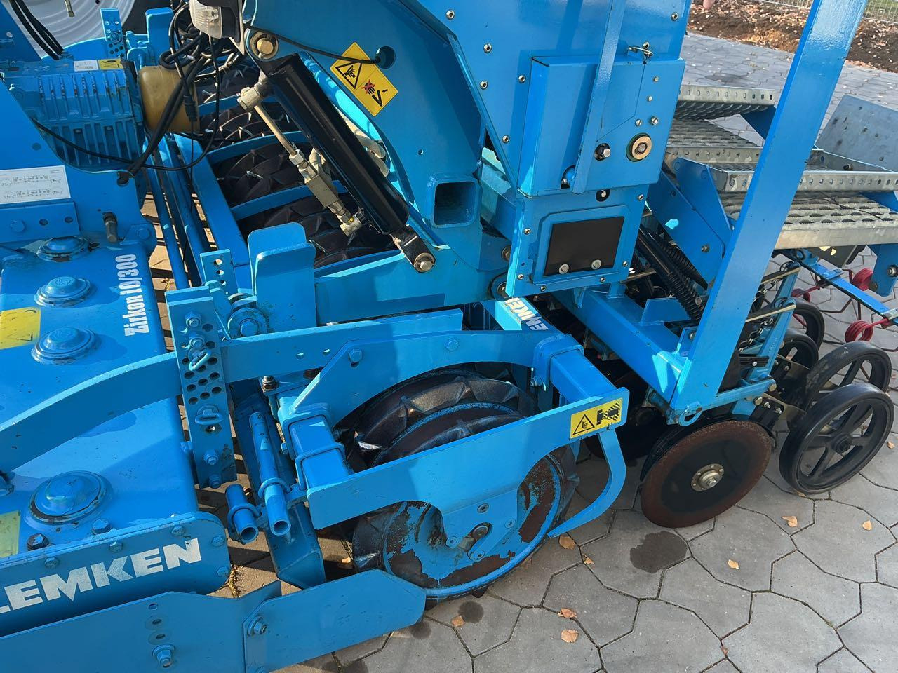 Lemken Saphir 7/300 DS - Combinado de siembra: foto 3 Lemken Saphir 7/300 DS - Combinado de siembra: foto 3