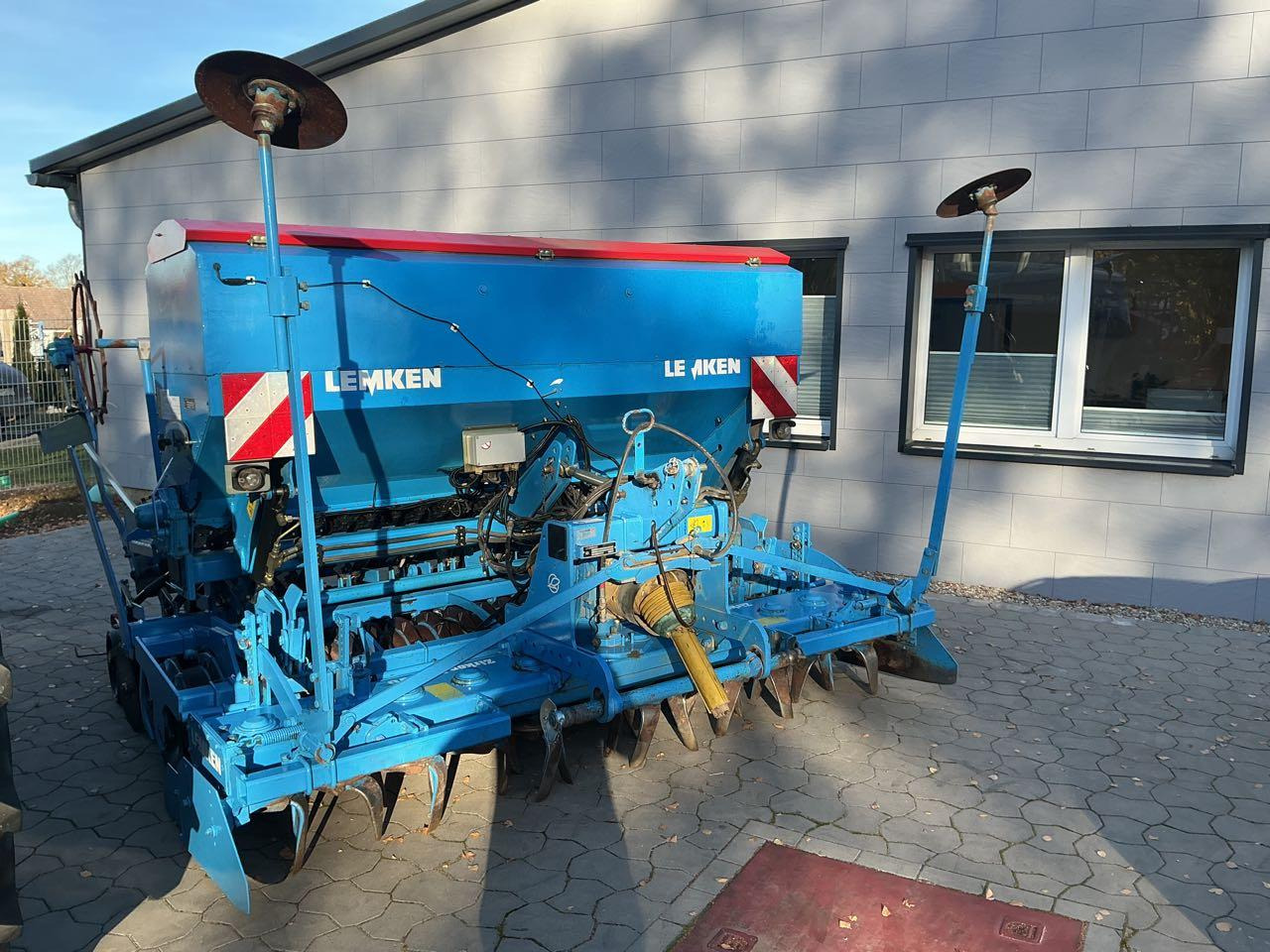 Lemken Saphir 7/300 DS - Combinado de siembra: foto 1 Lemken Saphir 7/300 DS - Combinado de siembra: foto 1