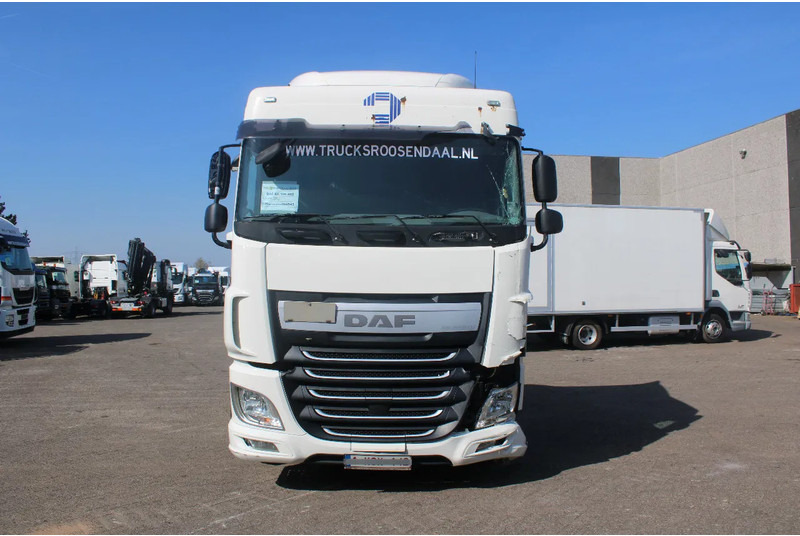 DAF XF 106.460 + EURO 6 - Cabeza tractora: foto 4 DAF XF 106.460 + EURO 6 - Cabeza tractora: foto 4