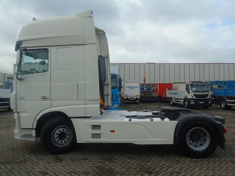 DAF XF 460 + EURO 6 + SSC - Cabeza tractora: foto 3 DAF XF 460 + EURO 6 + SSC - Cabeza tractora: foto 3