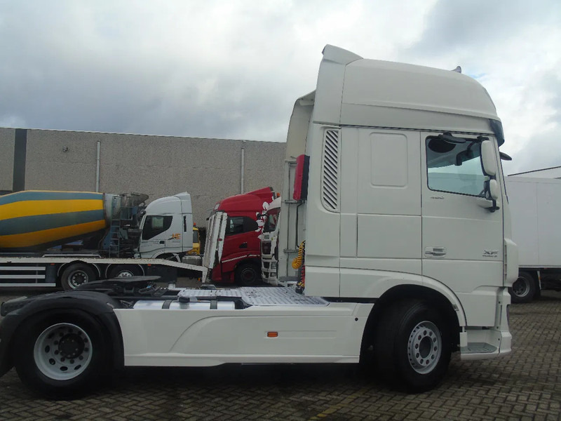 DAF XF 460 + EURO 6 + SSC - Cabeza tractora: foto 4 DAF XF 460 + EURO 6 + SSC - Cabeza tractora: foto 4
