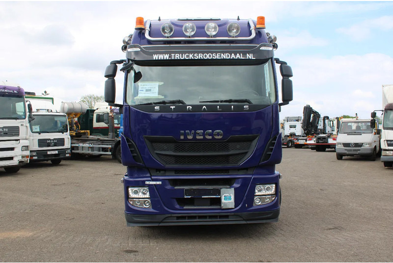 Iveco Stralis 460 + 6X2 + RETARDER + EURO 6 + SPOILERS - Cabeza tractora: foto 4 Iveco Stralis 460 + 6X2 + RETARDER + EURO 6 + SPOILERS - Cabeza tractora: foto 4
