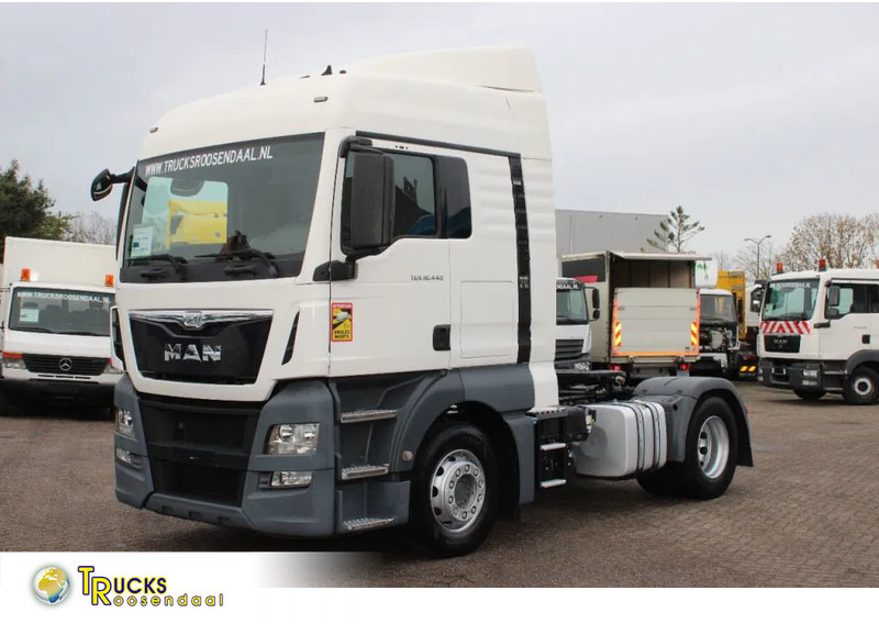 MAN TGX 18.440 + EURO 6 + manual + VERY NICE - Cabeza tractora: foto 1 MAN TGX 18.440 + EURO 6 + manual + VERY NICE - Cabeza tractora: foto 1