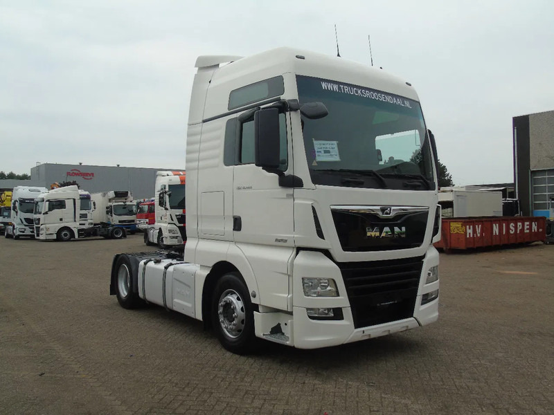 MAN TGX 18.460 + euro 6 + 6x in stock - Cabeza tractora: foto 4 MAN TGX 18.460 + euro 6 + 6x in stock - Cabeza tractora: foto 4