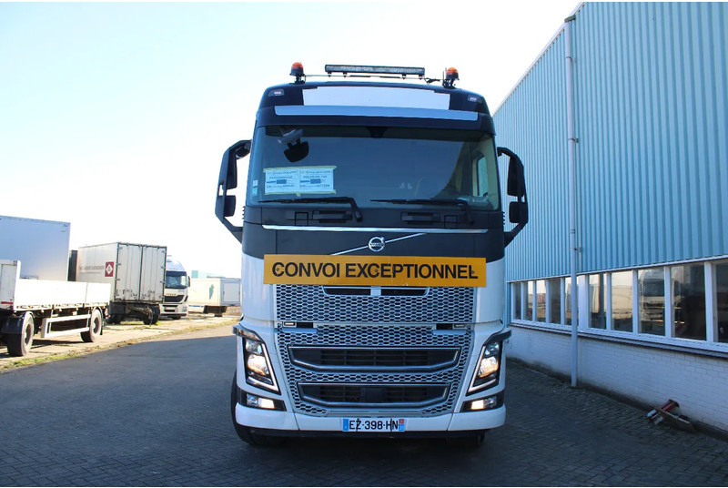 Volvo FH 16. 750 + 6x4 150 tons + retarder + EURO 6 - Cabeza tractora: foto 5 Volvo FH 16. 750 + 6x4 150 tons + retarder + EURO 6 - Cabeza tractora: foto 5