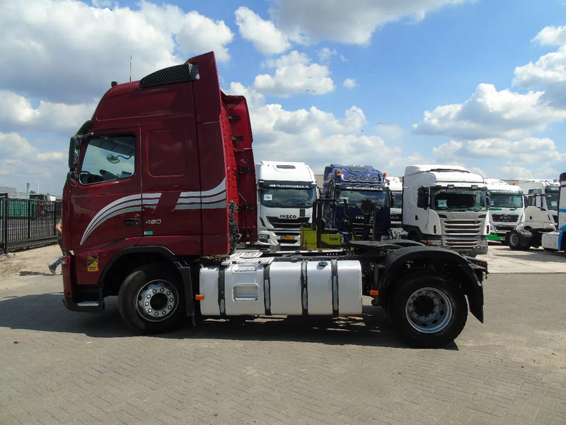 Volvo FH 460 + XL CABINE + MANUAL + EURO 5 + 6x IN STOCK - Cabeza tractora: foto 5 Volvo FH 460 + XL CABINE + MANUAL + EURO 5 + 6x IN STOCK - Cabeza tractora: foto 5